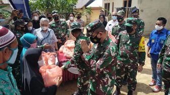 Brigjen TNI Sulistiyono Tinjau Kegiatan TMMD di Bangka Belitung