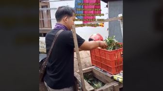 Rezeki Nomplok! Baru Sampai Lapak, Dagangan Pria Ini Langsung Diborong