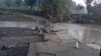 Jembatan Pleret di Boyolali Ambrol, Akses Warga Dua Desa di Nogosari dan Andong Terputus