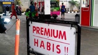 Premium di SPBU Mulai Kosong, Eceran Menjamur