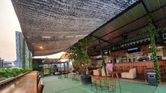 Cozy Sky & Lounge, Tempat Nongkrong Bergaya Rooftop Baru di Jaksel