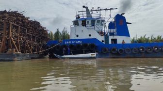 Ditabrak Kapal Tongkang, Dermaga di Muba Roboh