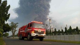 Kilang Minyak Pertamina di Balongan Indramayu Terbakar ...