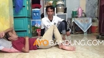 Kabar Duka Ade Londok Jatuh dari Tangga dan Sakit, Susah Diajak Ngobrol