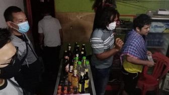 Jelang Ramadhan, Satres Narkoba Amankan Ratusan Miras