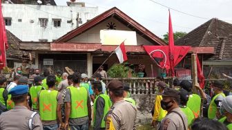 Eksekusi Rumah Berbendera PDIP di Medan Ricuh: Tolong Pak Bobby