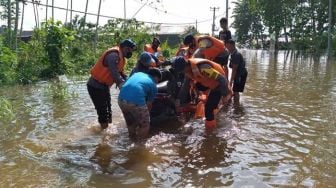 Bantuan Logistik Diturunkan untuk Korban Banjir Rokan Hulu