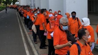 Karyawan Pos Indonesia Ikut Program Vaksinasi dari Kementerian BUMN