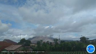 Gunung Sinabung Erupsi Lagi, Semburkan Abu Setinggi 1.000 Meter