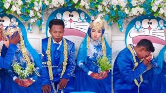 Viral Pelaminan Bertema Doraemon, Pengantinnya Malah Pasang Wajah Tertekan