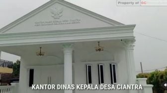 Viral Kantor Kades Ciantra Cikarang Mirip Istana Bogor, Ada Tempat Tidurnya