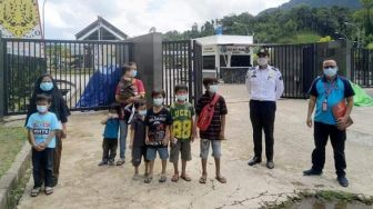 Terlantar di Malaysia, Erlita dan 6 Anaknya Akhirnya Bisa Pulang
