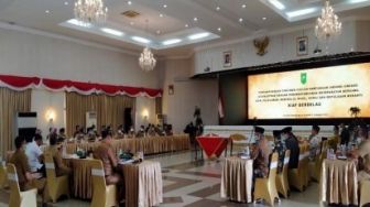 Syamsuar Kumpulkan Bupati dan Wali Kota, Pembahasan Penting!