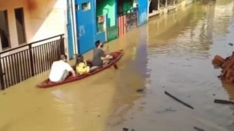 Dayeuhkolot Terendam Banjir hingga Setinggi 1,8 Meter