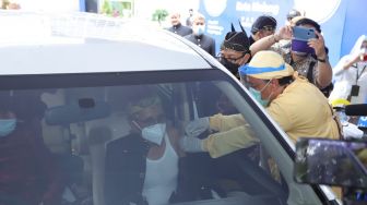 Vaksinasi Drive Thru Lansia Mewarnai Perayaan HUT ke-107 Kota Malang
