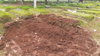 Makam Zakiah Aini, Pelaku Penyerangan Mabes Polri Belum Dipasang Papan Nisan