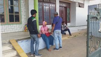 Suaminya Ditangkap Densus 88, YN Tak Tahu Alasan Penangkapannya