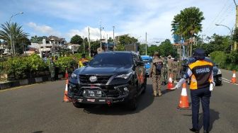 Gagal Muncak, Ratusan Kendaraan Wisatawan di Bogor Diputar Balik