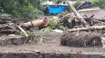 Menkominfo Kunjungi Flores Timur, Cek Jaringan Telekomunikasi Usai Bencana