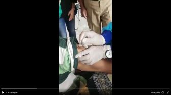 Mau Disuntik Vaksin Covid-19, Lengan Kakek Ini Tak Mempan Dicoblos Jarum