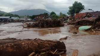Update Banjir Bandang NTT: Tewas 128 Orang, 8.424 Warga Mengungsi