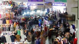 Ramainya Pasar Tanah Abang Jelang Ramadhan