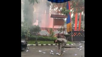 Waduh, Rumah Dinas Wali Kota Malang 'Diserang' Flare OTK