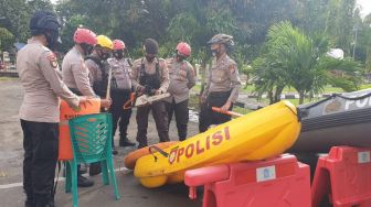 Sabhara Polres Cilegon Cek ‘Senjata Andalan’ Hadapi Banjir, Apa Itu?