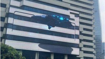 Tak Berizin, Alasan Satpol PP Segel Videotron 3D UFO Terbang di Chase Plaza