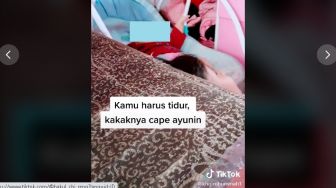 Viral Bocah Nyanyi Lagu Agar Adik Tidur, Liriknya Kocak Berisi Kode Keras