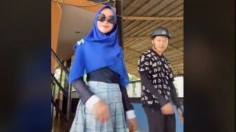 Dikenal Islami, Kini Ria Ricis Pakai Rok Pendek dan Baju Ketat Joget TikTok