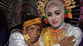 Lamaran Nikahi Ibunya Ditolak, Kakek di Bone Ini Akhirnya Menikah dengan Sang Anak