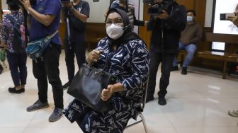 Ibunda Jadi Saksi Sidang Cerai Nindy Ayunda