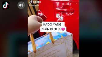 Viral Kado yang Bikin Putus: Harusnya To The Bone Malah Jadi Siksa Kubur