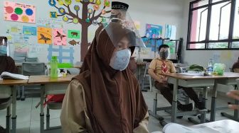 Cerita Murid SD Jakarta Semangat Sekolah Tatap Muka Hari Pertama
