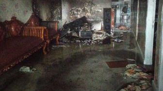 Detik-detik Satu Rumah di Asrama Polisi Medan Terbakar