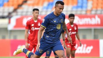 Ramai Insiden, Persela Balikkan Ketertinggalan dari Persik di Babak Pertama