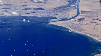 Sisi Selatan Terusan Suez Akan Diperluas, Proyeknya Ditarget 24 Bulan