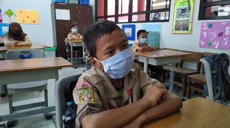 Siswa SD Banyak Diizinkan Ikut Sekolah di DKI, Epidemiolog UI: Itu Bahaya!
