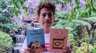 Mimpi Topeng Monyet dan Janji, Dua Buku Terbaru Hamid Nabhan Banjir Pujian