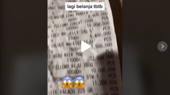 Pria Ini Syok Lihat Total Belanjaan di Struk, Auto Panik Pinjam Uang