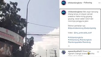 Bikin Merinding, Tiang Lampu di Bandung Goyang-goyang Tertiup Angin Kencang