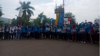 Gaji 10 Bulan Tak Dibayar, Pekerja Pengelola Jakabaring Sport City Unjuk Rasa