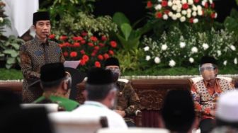 Jokowi Teken Keppres Cuti Bersama Libur Lebaran dan Natal 2021