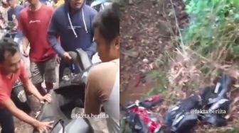 Debt Collector Dikeroyok hingga Babak Belur, Motornya Dibuang ke Sungai