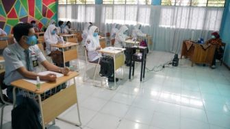 Survei UIN Jakarta: Kepatuhan Prokes Covid-19 Siswa Indonesia Masih Rendah