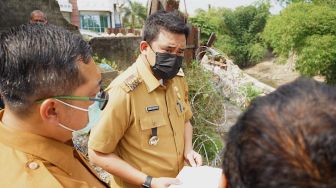 Wali Kota Bobby Nasution Perintahkan Kadis Atasi Sampah di Sungai Deli