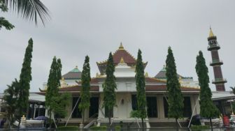 Jemaah Dibatasi, Salat Tarawih di Masjid Agung Palembang Tetap 20 Rakaat