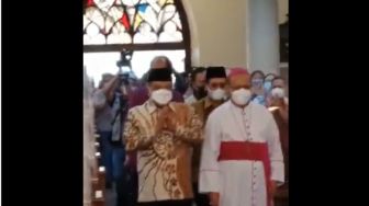 Adem! Video Ketum PBNU Masuki Katedral Makassar, Diiringi Lagu Alleluya