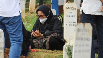 Doa Ziarah Kubur: Terjemahan Bahasa Indonesia dan Urutannya